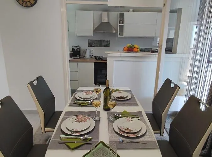 Apartman Oaza - Ploce, Croatia